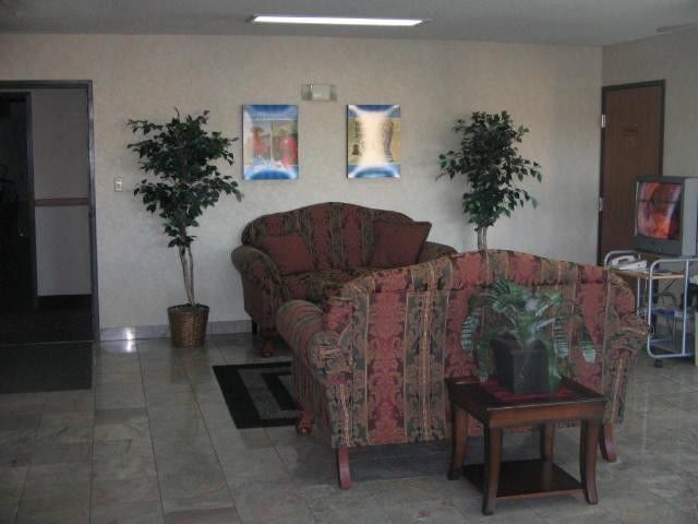 Hotel Quality & I-24 Metropolis